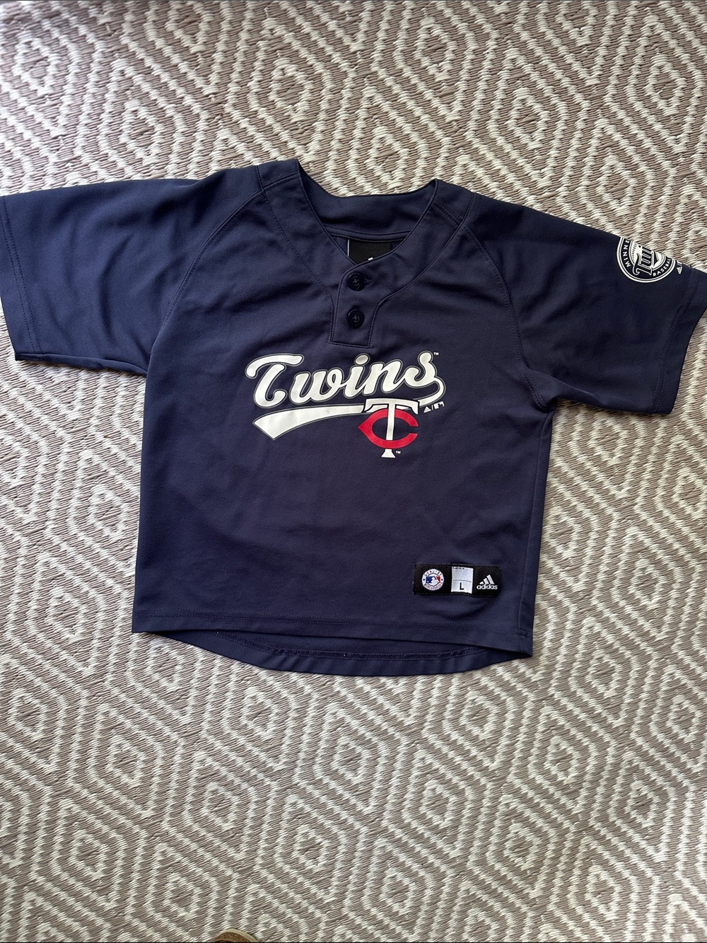 Adidas Minnesota Twins Little Kids size 7 Baseball Jersey with Red Accent